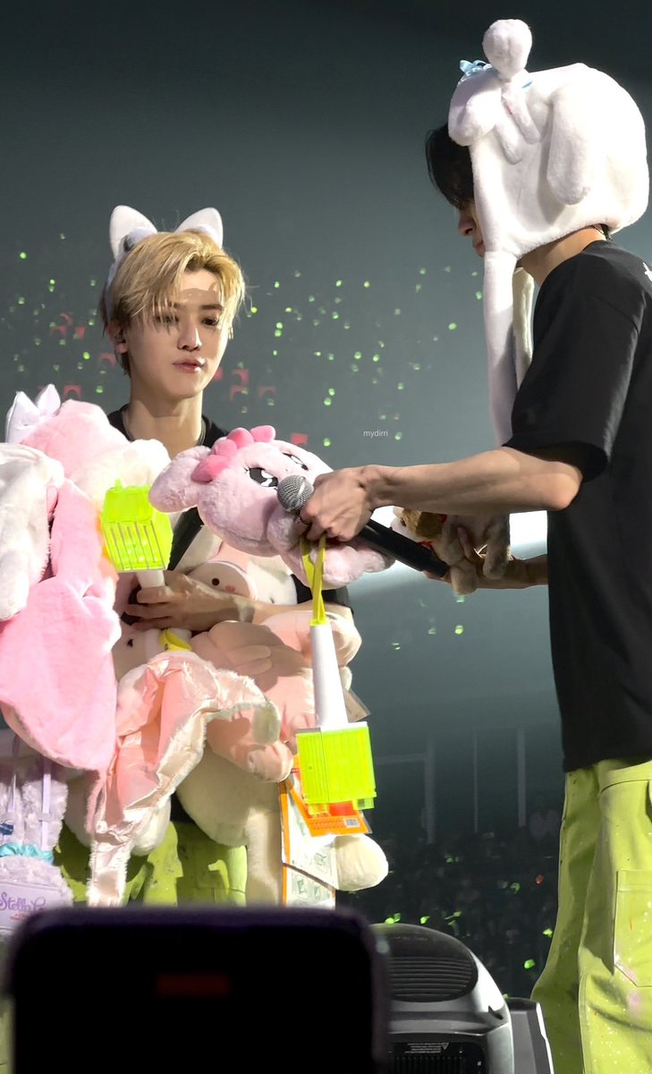 mydirri's tweet photo. 👀
#AprilFoolsDay 
#nomin #JAEMIN #JENO #재민 #제노 #NCTDREAM https://t.co/nKojicDz8W