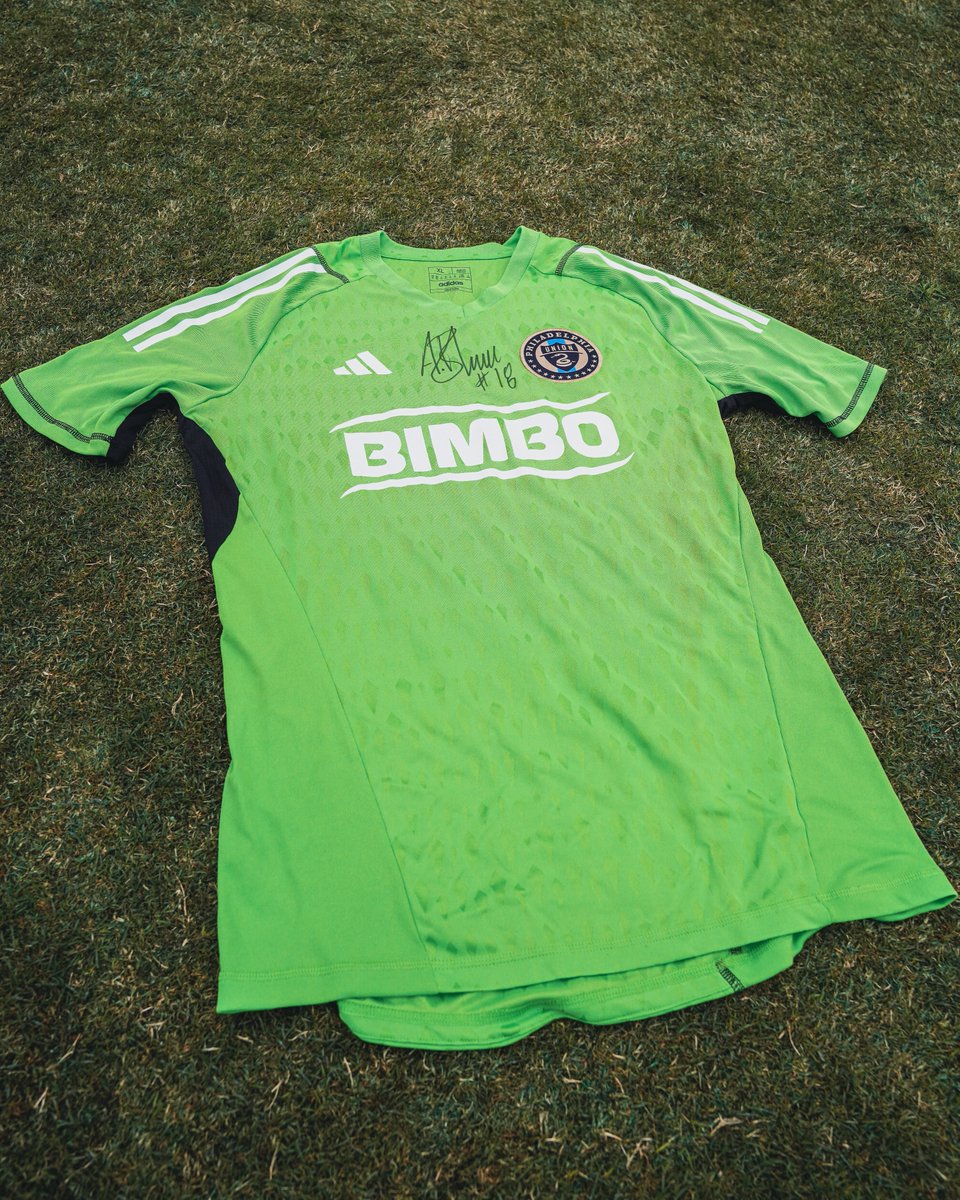 Signed keeper kit giveaway 🛑

🔁 RT this tweet
💬 tag a friend (each tag is an entry!)
👣 follow us &amp; <a href="/andreblake29/">Andre Blake</a> 

#DOOP
