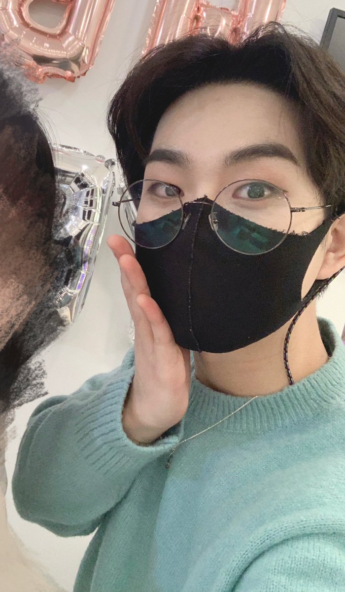3ball3k's tweet photo. 이런거듀올려도대나요?? 호랭이담배피던시절의루시 https://t.co/CcEpQomC6m