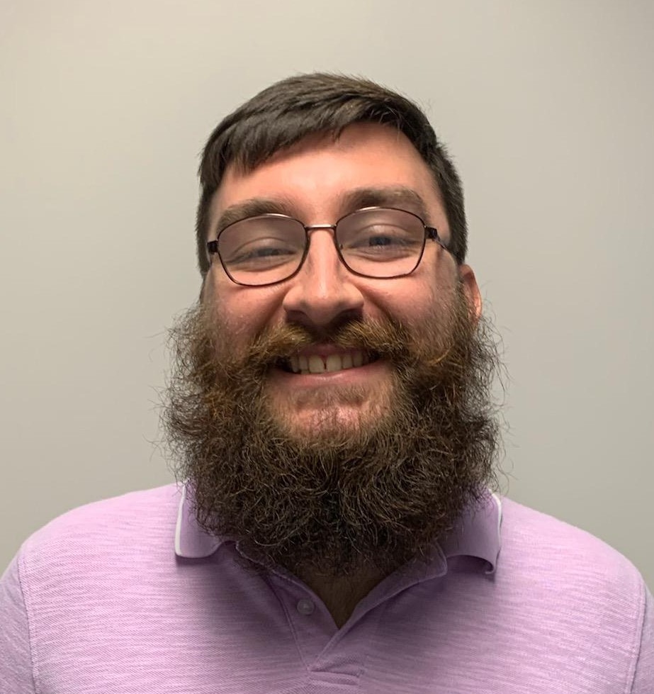 This #FellowshipFriday we’re highlighting Jacob Dybiec studying the interactive effects of nutrient enrichment and #WaveEnergy on plant community structure and ecosystem stability at @WeeksBayReserve coast.noaa.gov/data/docs/nerr… 

[Person stares at the camera and smiles]