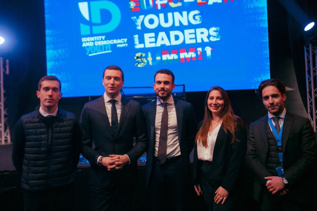 RNJ_off's tweet photo. Avec nos alliés européens du @IDParty_ à #Bruxelles, nous portons la voie d’une Europe des nations, respectueuse des peuples, de nos identités et de nos libertés. https://t.co/EXgRZLR1el