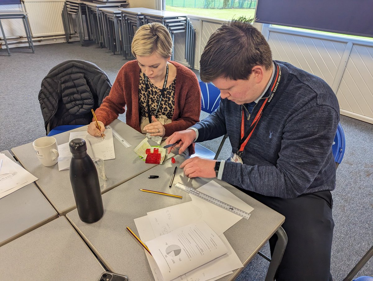Amandasharples3's tweet photo. Great session with the maths and science teachers this week.  Looking forward to seeing how this learning is used in the classroom.  Who doesn't love a bit of jelly 😂 #SAtoVolumeratio @NWmathshub3 @NCETM @MrsJBarrowcliff @L1nd54y https://t.co/77YxMLJ5Rd