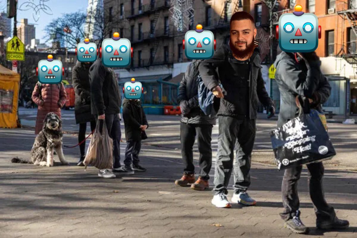Niick_At_Nightt's tweet photo. An actual picture of me waiting in line for tickets to see @Skrillex @ Red Rocks https://t.co/pBETKNQ9sA