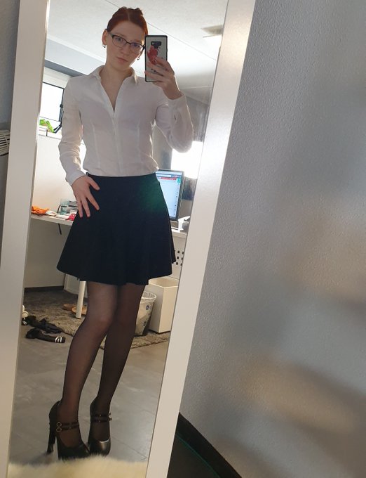 Mein Sonntags-Outfit.. 😊🦊 https://t.co/gcWoHbNmwd<a href="/tag/nature"class="tags"><span>#nature</span></a><a href="/tag/photography"class="tags"><span>#photography</span></a><a href="/tag/redhead"class="tags"><span>#redhead</span></a><a href="/tag/girlswithglasses"class="tags"><span>#girlswithglasses</span></a>