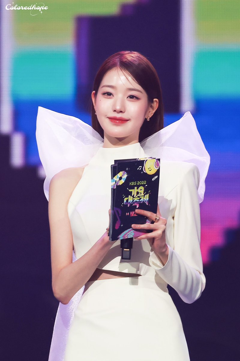 colored_hope's tweet photo. Happy April Fool‘s Day
#AprilFoolsDay
#happyfoolsday 

#IVE #아이브 
#JANGWONYOUNG #장원영 https://t.co/JBSVJ5wbwr