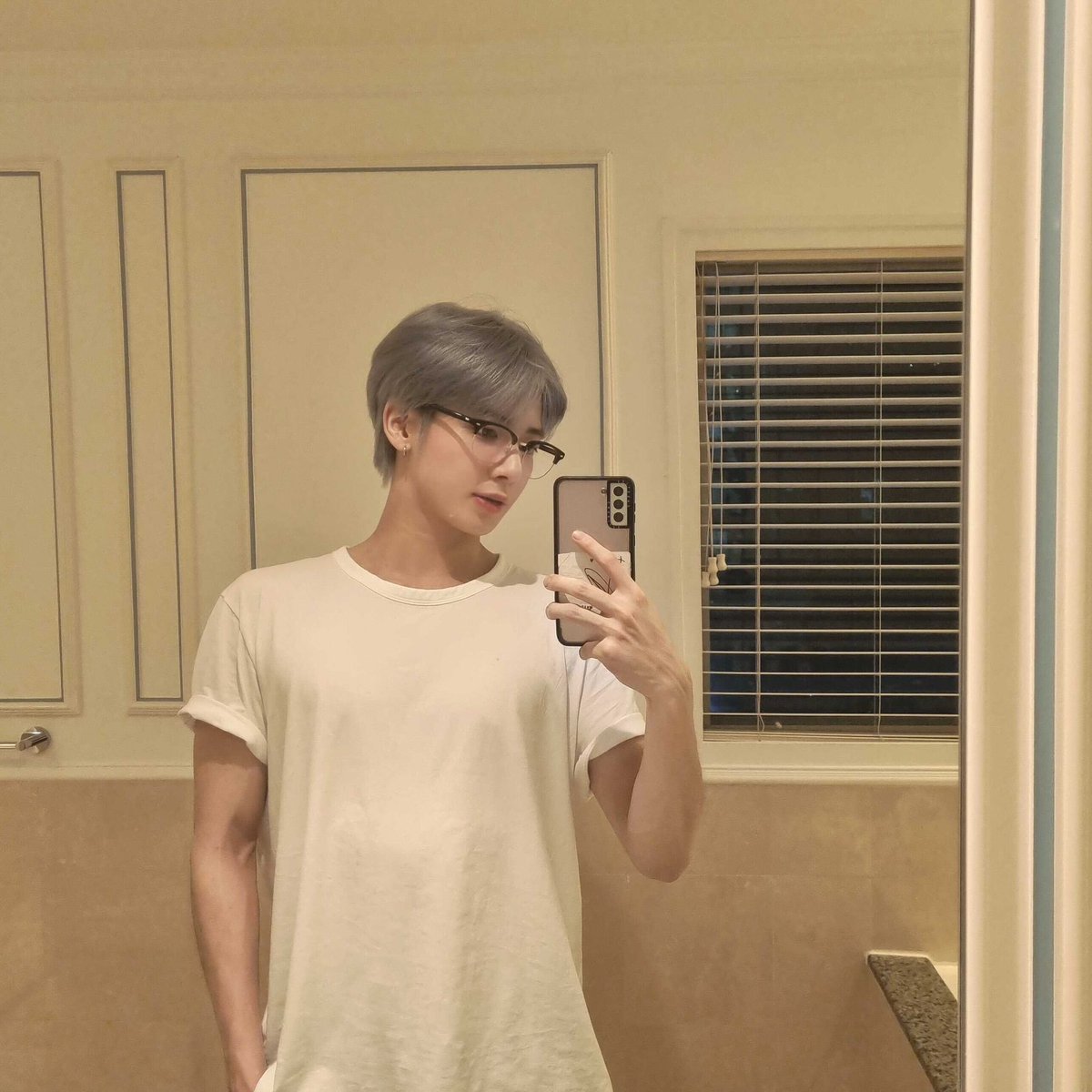 archivekth's tweet photo. dont know why it gives the same vibes https://t.co/4rZGtfOAP4
