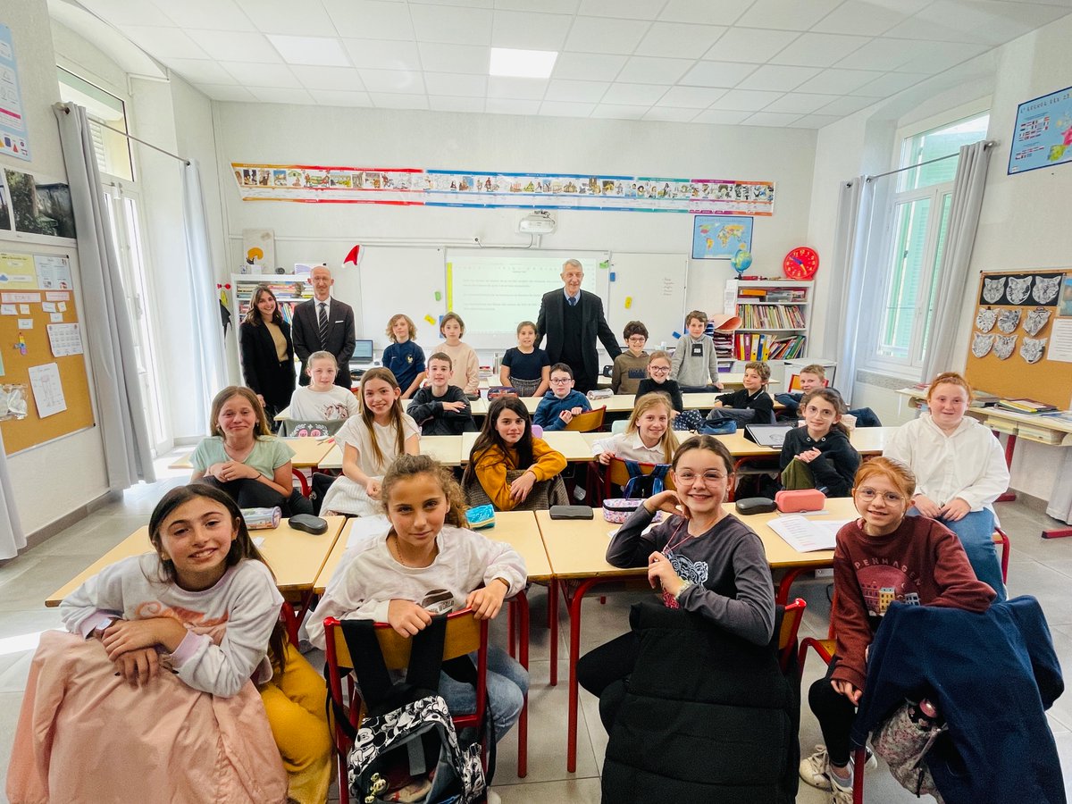 Castellani_'s tweet photo. A l’occasion de la 26eme session du «Parlement des enfants», j’ai eu la chance de rencontrer les élèves de l’école Primaire Braccini de Guaitella qui représenteront la Corse à travers leur proposition de loi visant à instituer dans le primaire un conseil de la vie des écoliers 👏 https://t.co/TVPgvJyV4C