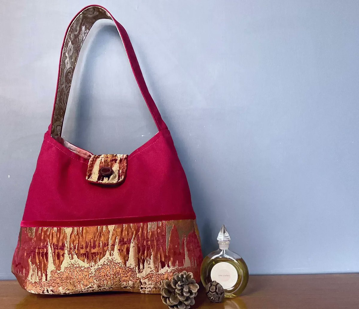 Lift the winter blues with a lovely new bag from Samm Designs

#inbizhour #TheCraftersUK #MHHSBD #ColourFriday

buff.ly/2F1nKi1