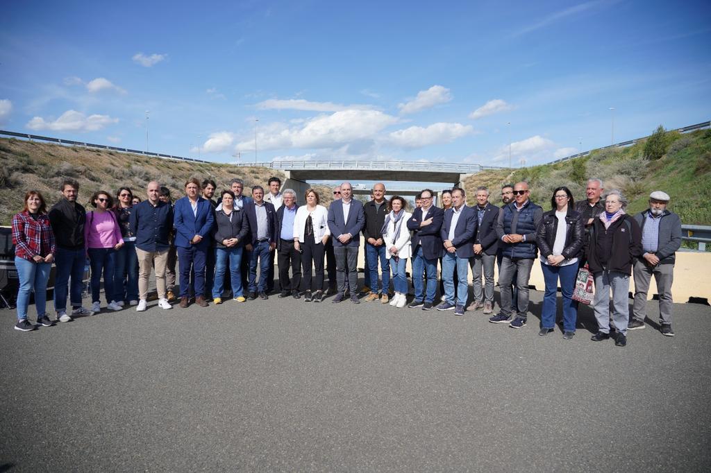 Reivindiquem la continuïtat amb 4 carrils de l'autovia entre Balaguer i Lleida, infraestructura necessària per generar oportunitats, pel desenvolupament econòmic, per la vertebració del territori i la millora en seguretat viària.  <a href="/territoricat/">Territori</a> sensibilitat per la nostra demanda.