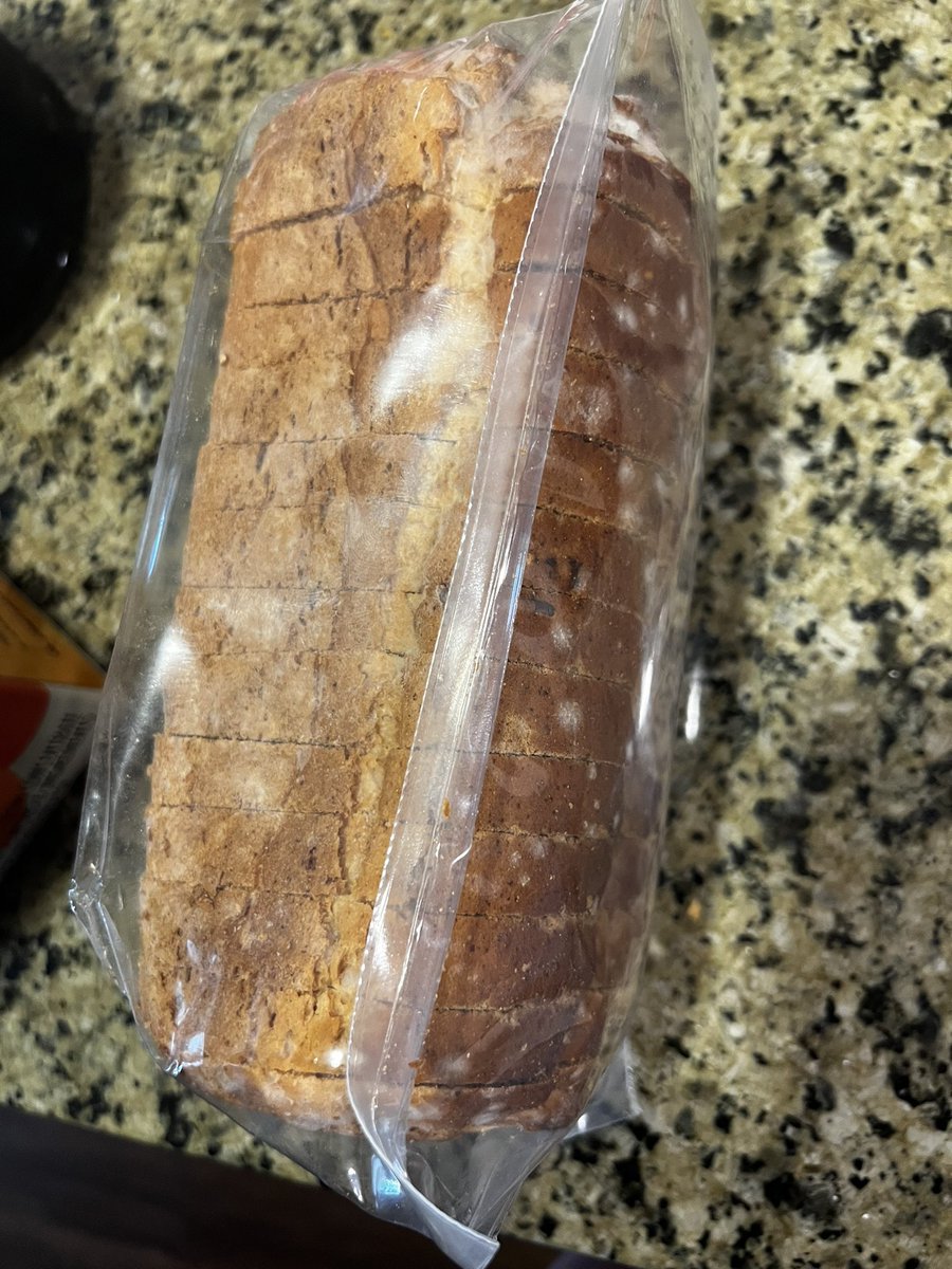 taysocrayy's tweet photo. @CanyonGFree was hoping to enjoy the Ancient Grain GF loaf in the “stay-fresh” package to find a tampered seal and extremely moldy bread. #hungry https://t.co/ltaK2KYOsm