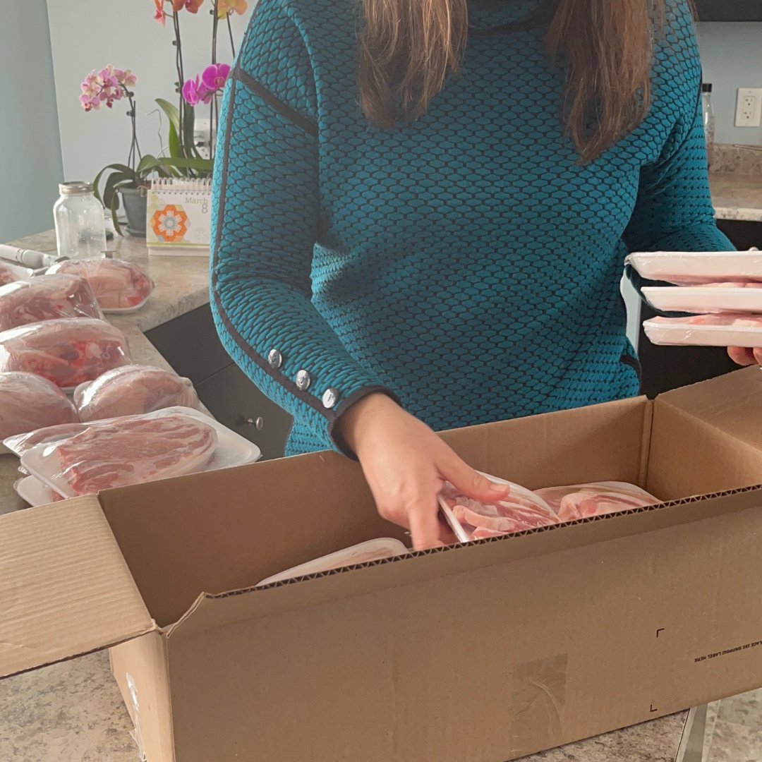 PorkPurePEI's tweet image. A great shot of Amy unboxing a client&apos;s side of pork. Yum! 😋

✅We still have our $1.75/lb deal on right now at Pure Pork Farms. Call 902-626-7757 to start your order today! 

👉BBQ is just around the corner!

#porkshoulder #porkroast #baconbacon #porkchops #porkribs  #pei