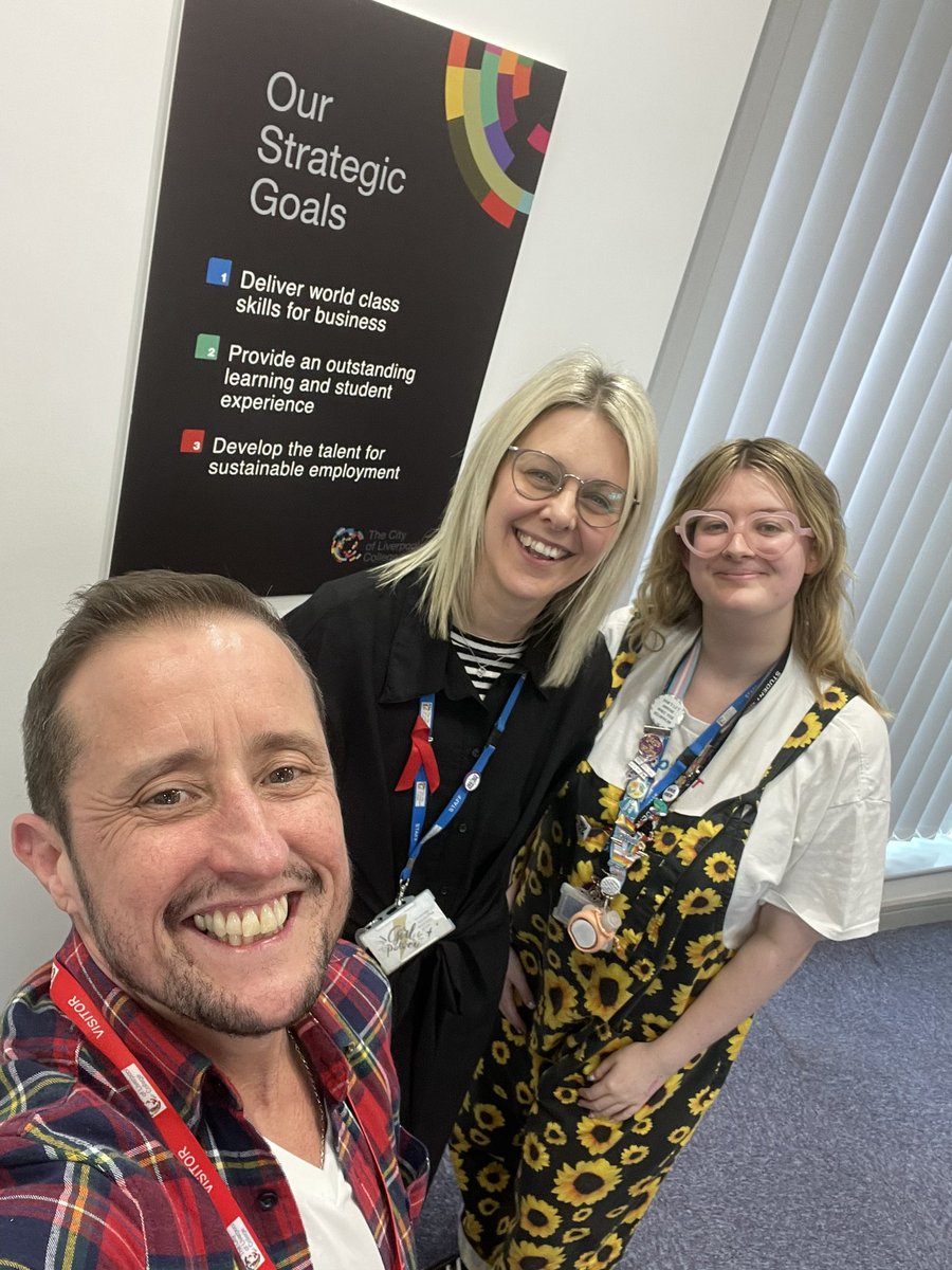 genderspaceuk's tweet photo. Celebrating #transdayofvisibility delivering presentations to staff across @COLCollege π³οΈββ§οΈToday, my voice was heard and my visibility seen. I feel inspired, uplifted and motivated! Absolutely blessed to celebrate today with such amazing people ππ»π³οΈββ§οΈππ»π³οΈββ§οΈ
#tdov #TransandBeautiful https://t.co/1qjM79PLvO