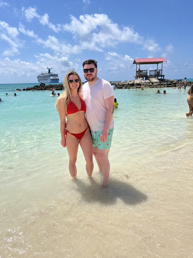 sgeotsalitis's tweet photo. Spent the last week on a cruise in the Bahamas with the love of my life 🥰🥰 The best week of my life hands down 😁 https://t.co/HPHWYLF0OX