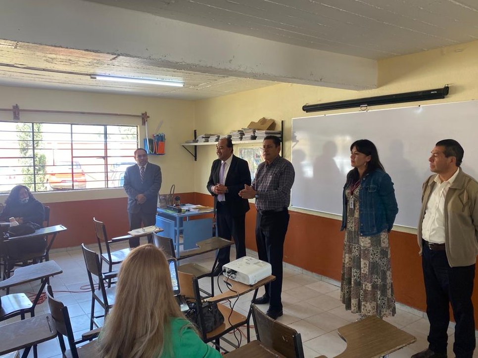 SrebTexcoco's tweet photo. #CTE
#SREBT
Asistencia del Mtro. Gastón Moreno Solís al Consejo Técnico Escolar, en las instalaciones de la E.S.T.I.C. No. 0077 “Códices Mexicanos”, perteneciente a la Zona Escolar, #S151.
@geramonro05
@TinocoGRogelio
@ArturoH19772369
@MiguelAngelTMtz
@gastonm100x100 https://t.co/9oy5ojHcQr