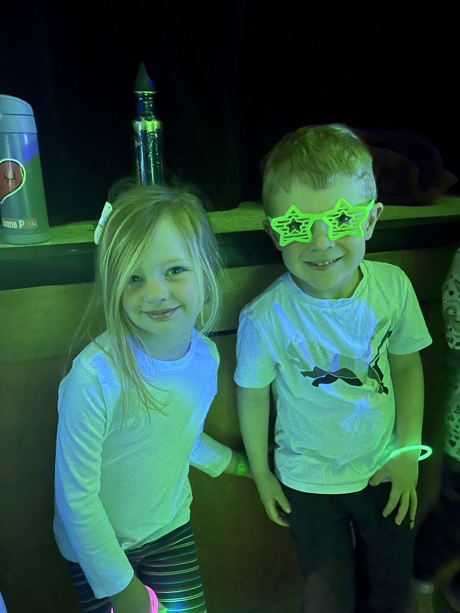 lizgrummett's tweet photo. Oh that was super fun! so happy to be part of the danceathon at Forest Hill Public School! #lotsofenergy #bigsmiles @SCDSB_Schools @ForestHillPS https://t.co/NDGg6dybVm