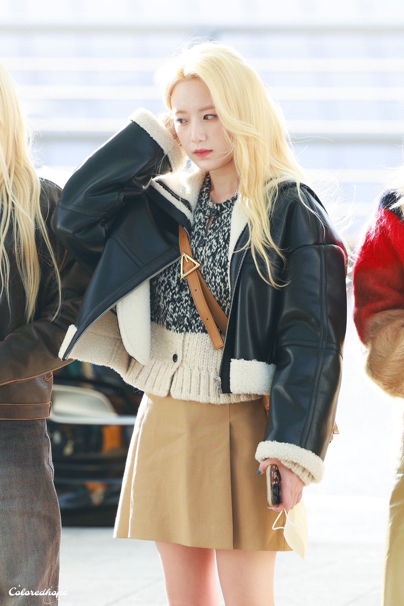 colored_hope's tweet photo. Happy April Fool‘s Day
#AprilFoolsDay
#happyfoolsday 

#叶舒华 #shuhua #슈화 #GIDLE #GIDLEinGermany  #susan #葉舒華 https://t.co/6VwYaXWKLR