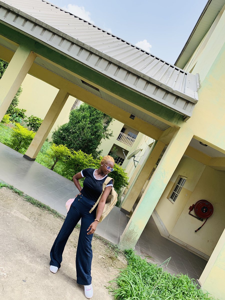 Vibe_Kemi's tweet photo. What did you hear about girls with tinted hair?
#eksu #agriculture https://t.co/i0ju1ZgJ0m