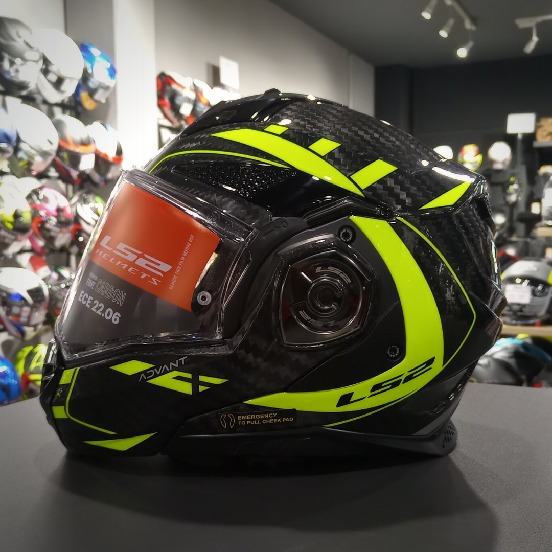 CiclosAlbacar's tweet photo. 💥 Uno de los cascos más esperados de esta temporada 🙌

El #𝐋𝐒𝟐 𝐅𝐅𝟗𝟎𝟏 𝐀𝐃𝐕𝐀𝐍𝐓 𝐗 𝐂𝐀𝐑𝐁𝐎𝐍 es el primer casco modular del mercado fabricado íntegramente en carbono. 

✅ Ya disponible en https://t.co/J6iJqhtk5r

#LS2Helmets #AdvantXCarbon #Moto #BikeLife https://t.co/sneqWIPawV
