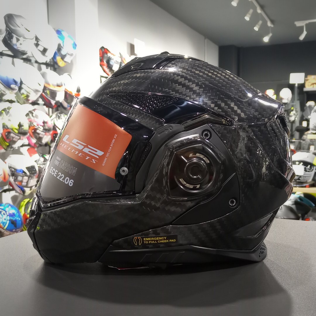 CiclosAlbacar's tweet photo. 💥 Uno de los cascos más esperados de esta temporada 🙌

El #𝐋𝐒𝟐 𝐅𝐅𝟗𝟎𝟏 𝐀𝐃𝐕𝐀𝐍𝐓 𝐗 𝐂𝐀𝐑𝐁𝐎𝐍 es el primer casco modular del mercado fabricado íntegramente en carbono. 

✅ Ya disponible en https://t.co/J6iJqhtk5r

#LS2Helmets #AdvantXCarbon #Moto #BikeLife https://t.co/sneqWIPawV