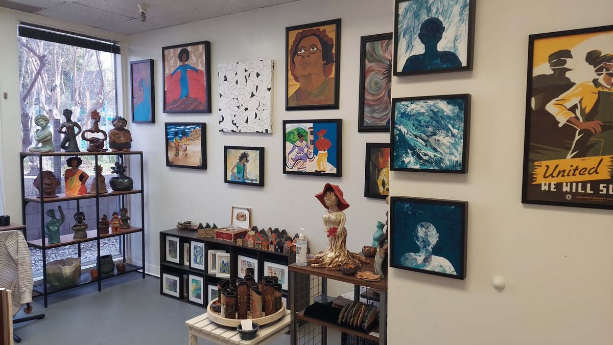 JacqueJ1818's tweet photo. Moved into a new studio space #146 at Goldmark Cultural Center. Super Excited! https://t.co/WFCEJCKeRN
