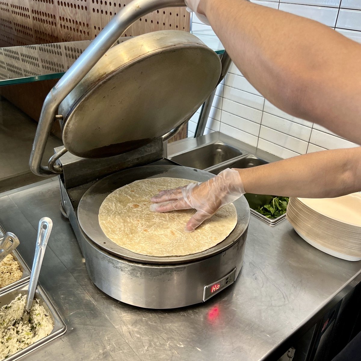 ChipotleTweets's tweet photo. When ur sheets are still warm from the dryer https://t.co/jaLXtkhhkt