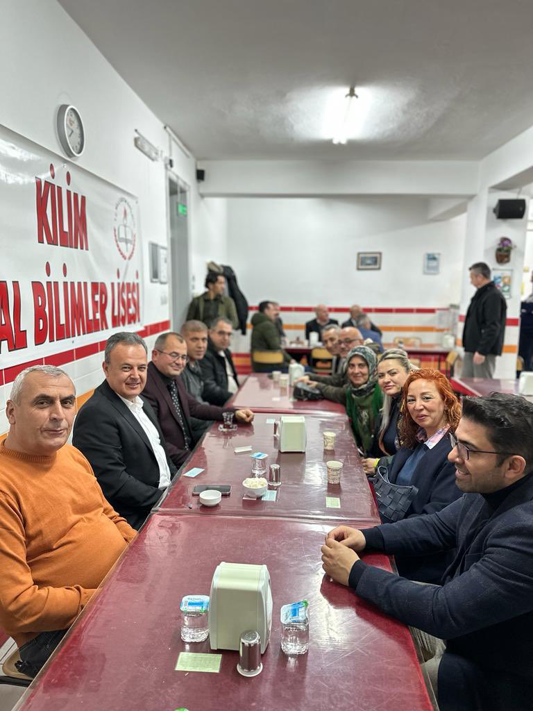 Bülent KARACAN (@bulent_karacan_) on Twitter photo #huzurunşehrikayseri de geleceğimizin teminatı kıymetli öğrenlerimiz ile iftardayız. İlçe milli eğitim müdürümüz Sn.<a href="/hacikaya71/">HACI KAYA</a> ile Kilim Sosyal Bilimler Lisesinde öğrencilerimiz ile iftarımızı yapıp sohbet ettik.
<a href="/gokmen_cicek_/">Gökmen Çiçek</a>
<a href="/kayserivaliligi/">T.C.Kayseri Valiliği</a> #huzurunşehrikayseri de geleceğimizin teminatı kıymetli öğrenlerimiz ile iftardayız. İlçe milli eğitim müdürümüz Sn.<a href="/hacikaya71/">HACI KAYA</a> ile Kilim Sosyal Bilimler Lisesinde öğrencilerimiz ile iftarımızı yapıp sohbet ettik.
<a href="/gokmen_cicek_/">Gökmen Çiçek</a>
<a href="/kayserivaliligi/">T.C.Kayseri Valiliği</a>