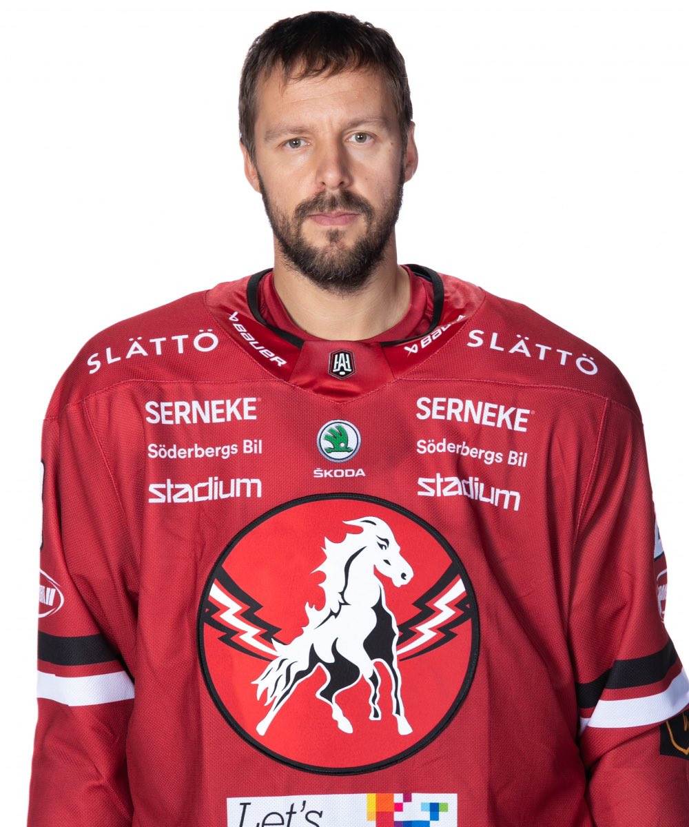 Om mitt namn var Peter och min roll var sportchef i grannkommunens hockey klubb hade jag inte tvekat en sekund!