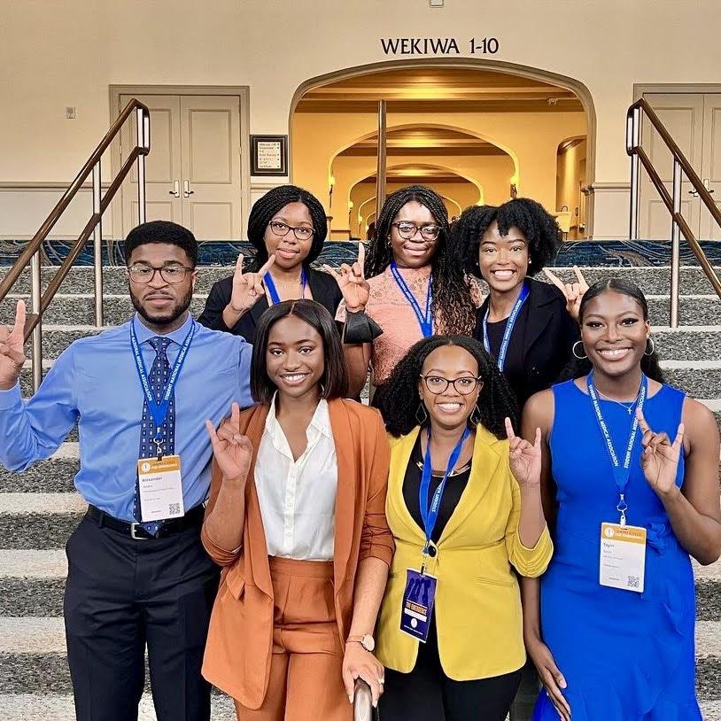 SNMA_MAPS's tweet image. The Annual Medical Education Conference (AMEC) is less than ONE WEEK away, so we’re featuring several MAPS chapters that attended #AMEC2022.  #snmamaps #premed #minoritiesinmedicine #premedlife #premedstudent #amec #conference.