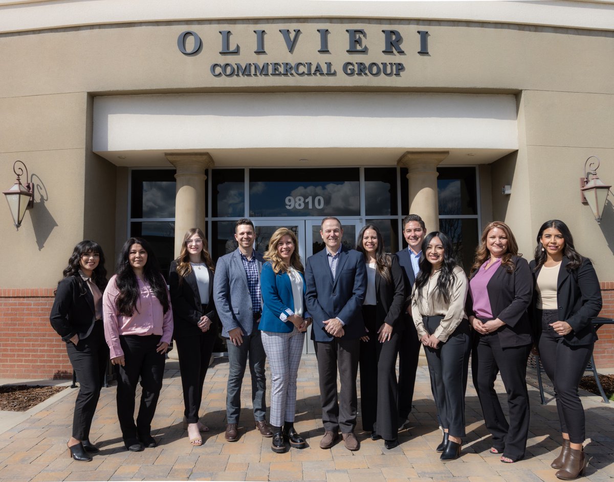 OCG16's tweet photo. Our team is here to help YOUR business succeed and grow into a new space! 🏢

Check out our full list of services at https://t.co/Qny1oSRZiR

If you have questions email us at receptionist@oliviericommercial.com | 661.327.1200 https://t.co/lMU7UZCj4t