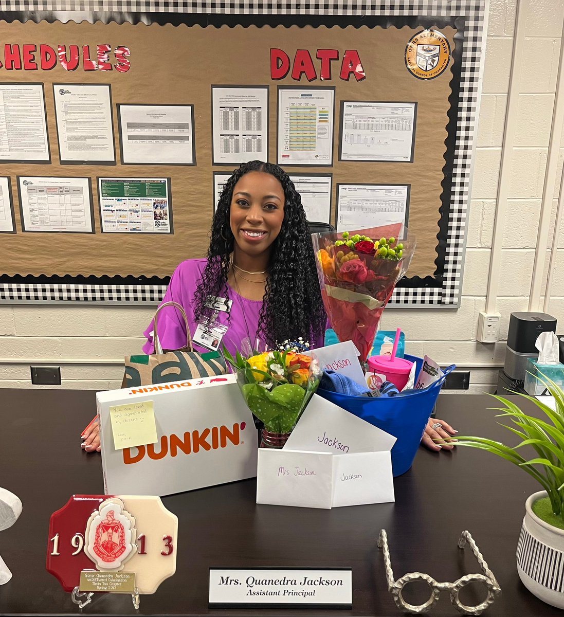 MrsQJackson's tweet image. Thank you @OrrsElementary for showing me so much love this week❤️ Not only this week, but you all make me feel special every single day🥰 I wish I could capture all of the things but here are just a few gifts  from such amazing people. #ProudAssistantPrincipal #APWeek