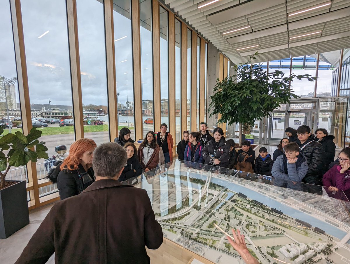 Une dernière matinée en #Normandie pour visiter l'éco-quartier Flaubert à #Rouen puis  #Paris pour visiter la fondation Vuitton. 
2 visites en lien avec la thématique de la mobilité #ErasmusPlus sur les bâtiments durables. <a href="/EUErasmusPlus/">Erasmus+</a> <a href="/dsden76/">DSDEN76</a> <a href="/ac_normandie/">Académie de Normandie</a> <a href="/Drareicnormande/">DRAREIC Normandie</a>