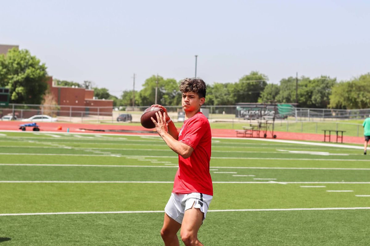 Big 18 today 🎉!! Thank God for letting me live another year 🖤🙏🏽