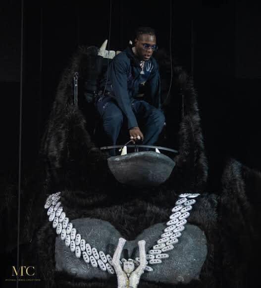 Horusosiris1's tweet photo. My favourite male artist @Burnaboy https://t.co/nr2aO2g2uK