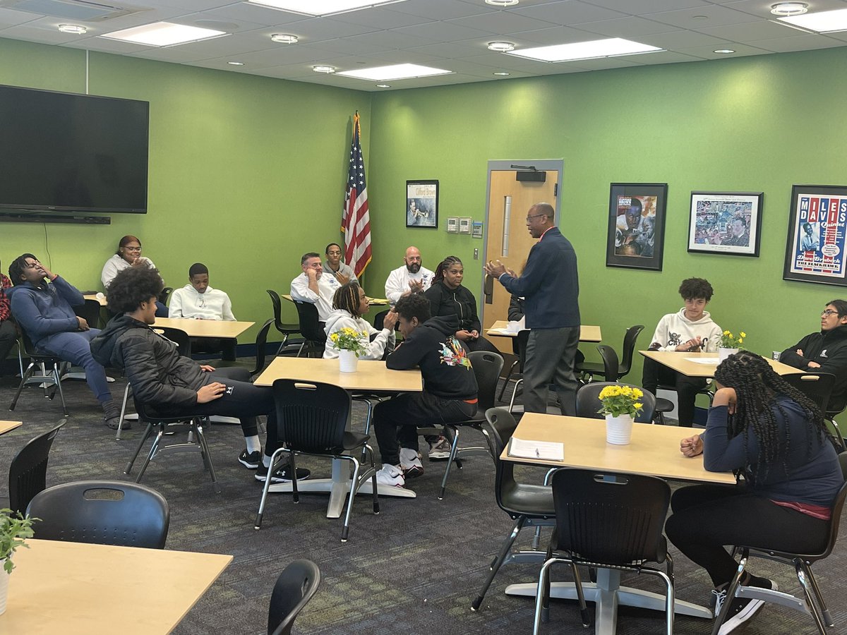 Dr. Kyle Hill tweet media