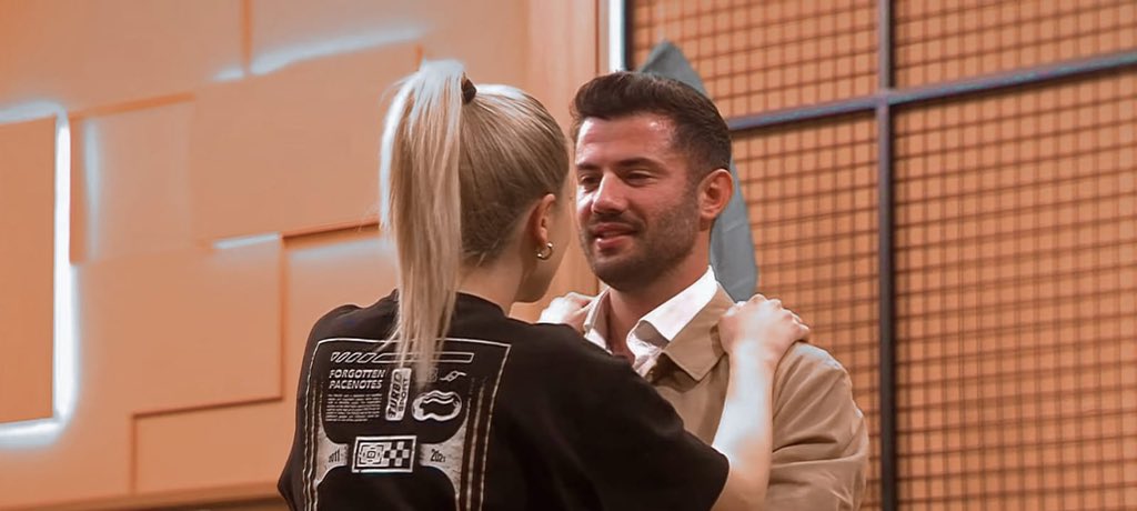 evinkralii's tweet photo. Biz birlikte büyüdük. 

         #KısmetseOlur × #TuğOz
                           @eviinkralicesi https://t.co/4pHTLQGUj3