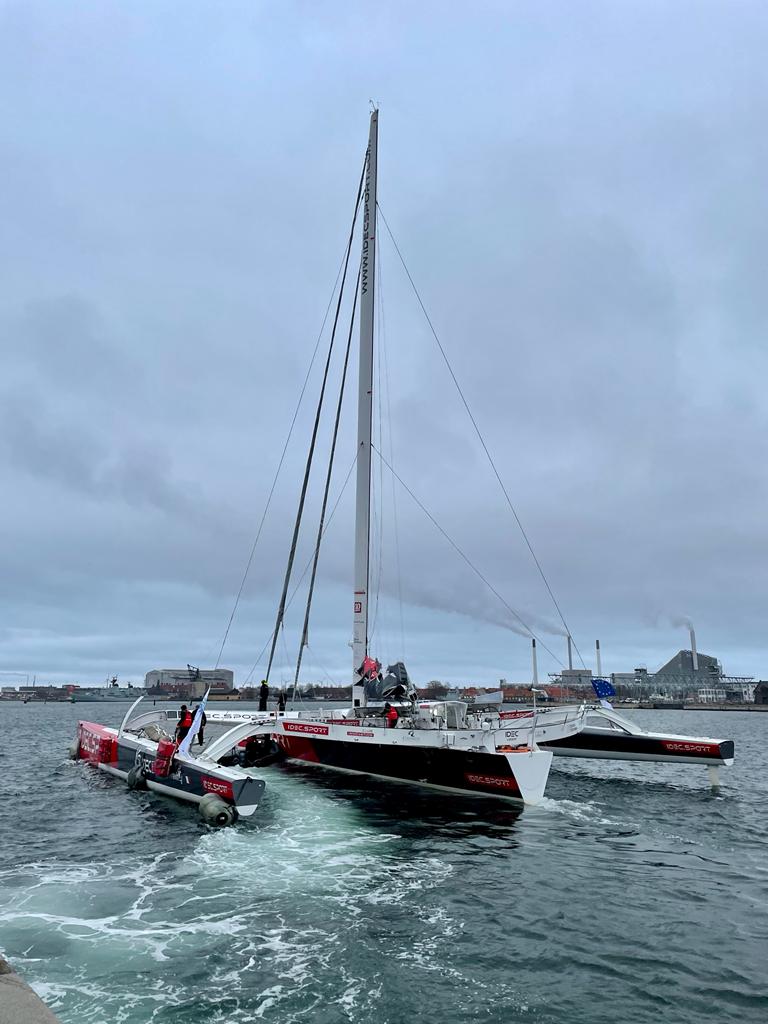 francedk's tweet photo. An honour to welcome in 🇩🇰 the team of @TheArch100, a 🇪🇺 project presenting from harbour to harbour 100 🇪🇺 solutions for the ecological transition, with its trimaran lead by the 🇨🇵 famous sailor @FrancisJoyon, in the presence of 🇨🇵 MEP @CathChabaud and @EUEnvironment. Fair winds! https://t.co/aueeS8QSZ5