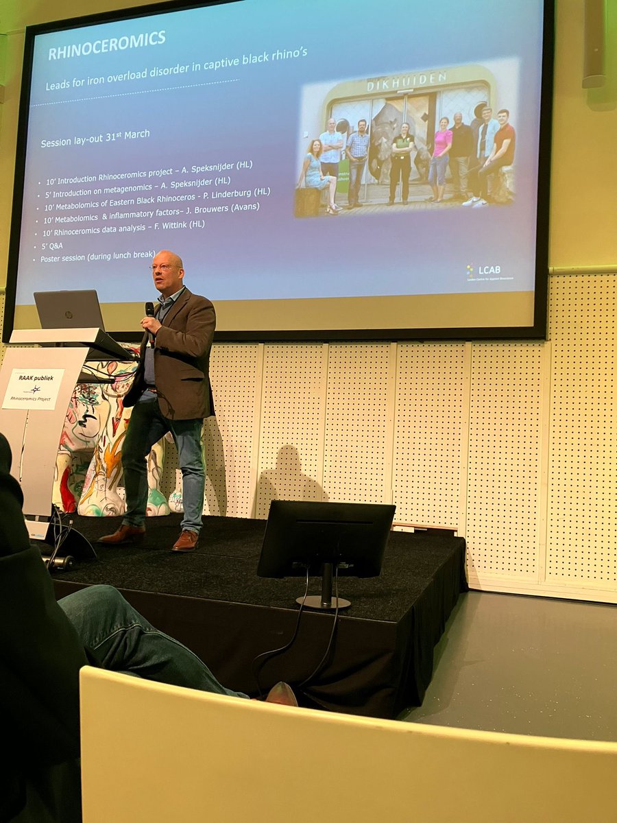 ArjenSpeksnij's tweet photo. Vandaag was het Blijdorp onderzoekssymposium waar we ons #LCAB Rhinoceromics project mochten presenteren. In dit project hebben we #metagenomics en #metabolomics technieken ontwikkeld en toegepast om de gezondheid van de neushoorn gevangenschap te volgen. https://t.co/rxmmRwOhqV