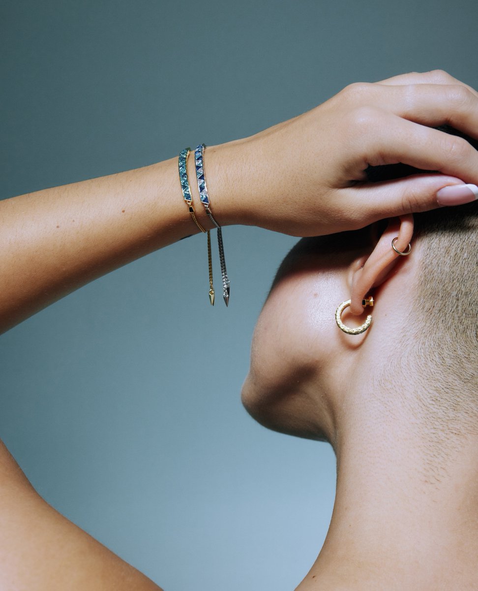 allweareuk's tweet image. the ✨perfect✨ stackers 
the Kepler Crystal Drawstring Bracelet features sparkling blue cubic zirconia with a sliding adjustable chain for the perfect fit.

#bracelet #armstack #crystalbracelet #crystaljewellery #crystal #jewellerybusiness