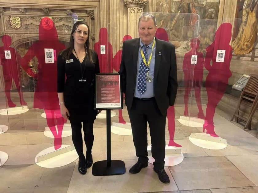 One of our Scottish #METUPUK advocates attended the #DarkerPink campaign which was in the Houses of Parliament.  She met @allandoransMP to highlight the issues we have with this invisible disease.

buff.ly/3Zx6ubv

#secondarybreastcancer
#metastaticbreastcancer
#IAmThe31