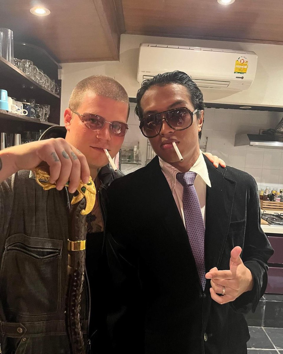lordofthejewels's tweet photo. look at my lawyers dawg im going to jail😭 https://t.co/ZiRE2WXFhA