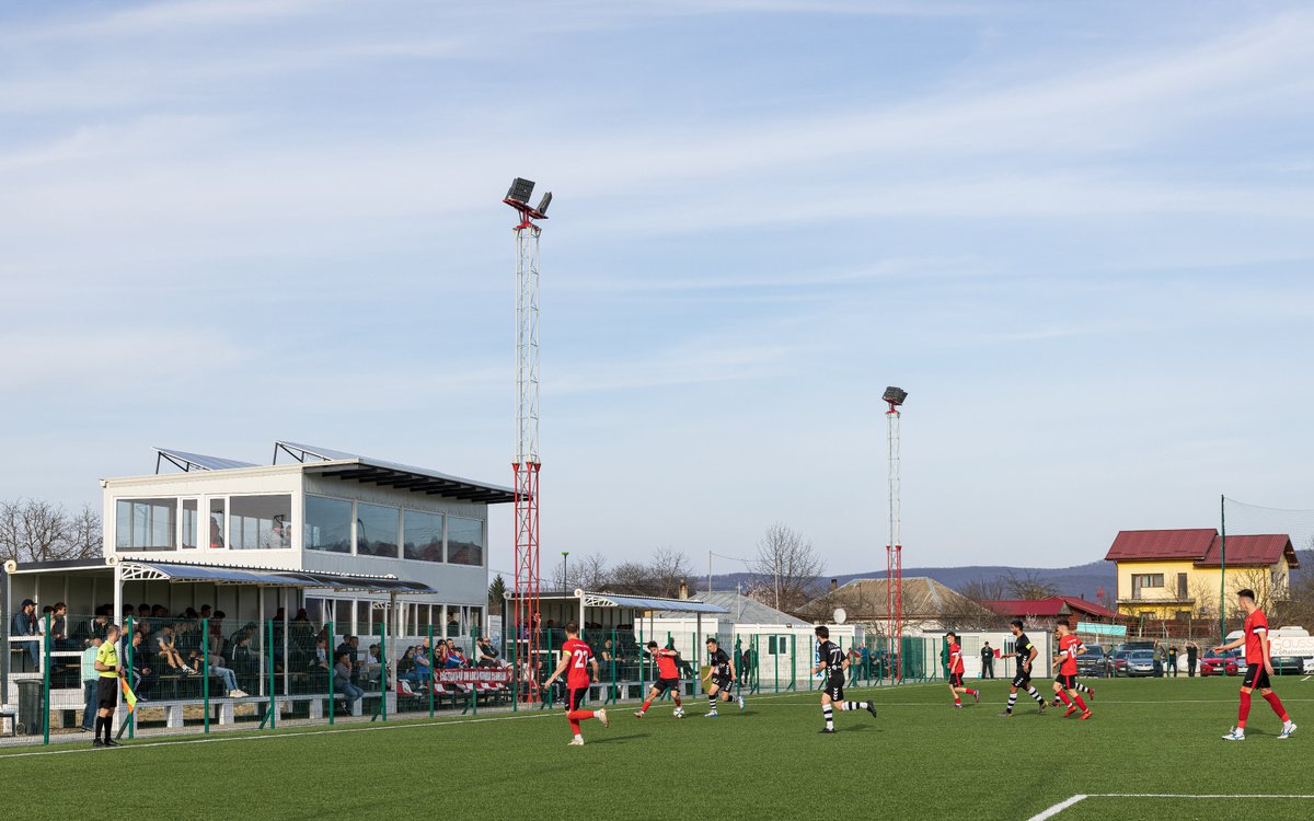 Mike_Bayly's tweet photo. AS FC Dinamo Bacău 4 v 0 AS Voința Limpeziș

Romania - Liga III, Serie 2
24.03.2023

Full Set of photos Here: https://t.co/lRYizBV88h

A heavy industry backdrop (always a bonus for a photographer, despite the harsh sun) provided the setting for the first game of #FIH6. @Emishor https://t.co/4EfzrMjsmG