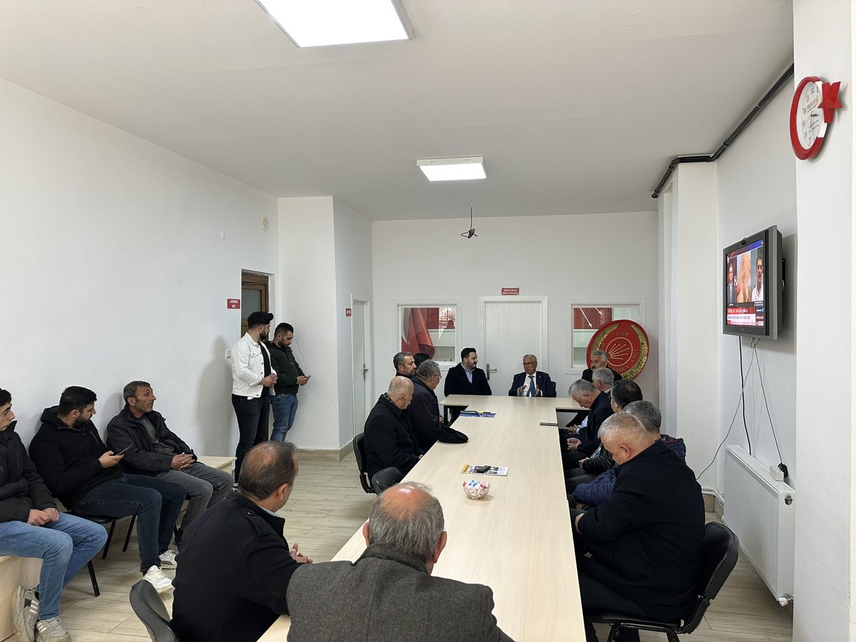 acaradnan06's tweet photo. Bugün Bala İlçe Başkanlığımızı ziyaret ettik. Bala İlçe Başkanımız Anıl Emre Erdem’e ve yönetimine misafirperverliklerinden dolayı teşekkür ederim. 

Ziyaretimizde bana eşlik eden önceki dönem Gölbaşı ilçe başkanlarımızdan Yusuf Aksal’a, Ankara Büyükşehir Belediyesi meclis üyemiz Ercan Şimşek’e, Gölbaşı ilçe başkan yardımcımız Bülent Aksakal’a, Burhan Aksakal’a ve Arda Aksakal’a teşekkür ederim.

@anilemreerdem 
@chpbalailce