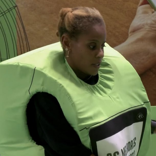 NazareAmarga's tweet photo. Precisamos falar da força da Aline, segunda vez que ela é uma das finalistas em uma prova de resistência #BBB23 https://t.co/uvPXQOOfZ6