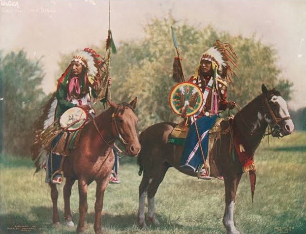 Por muito tempo a domesticação de cavalos nas Américas foi considerada uma consequência colonial, mas novas evidências, em conjunto com tradições orais indígenas, sugerem que eles já estavam sendo domesticados no oeste estadunidense muito antes dos europeus.

Segue o fio!👇🐴