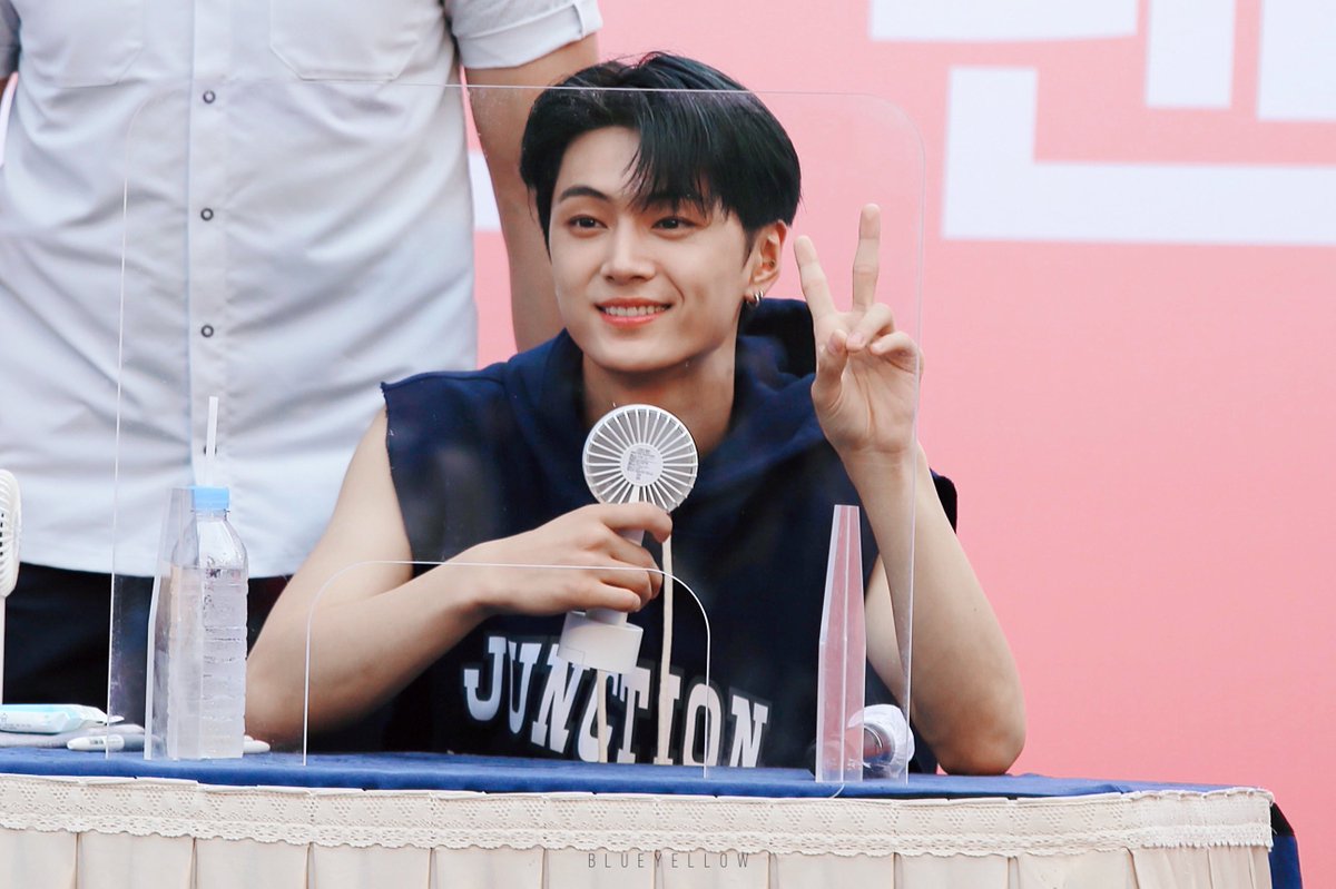 blueyellow012's tweet photo. #AprilFoolsDay #ENHYPEN #JAY 
#엔하이픈 #제이 https://t.co/dLRE4DpGAz