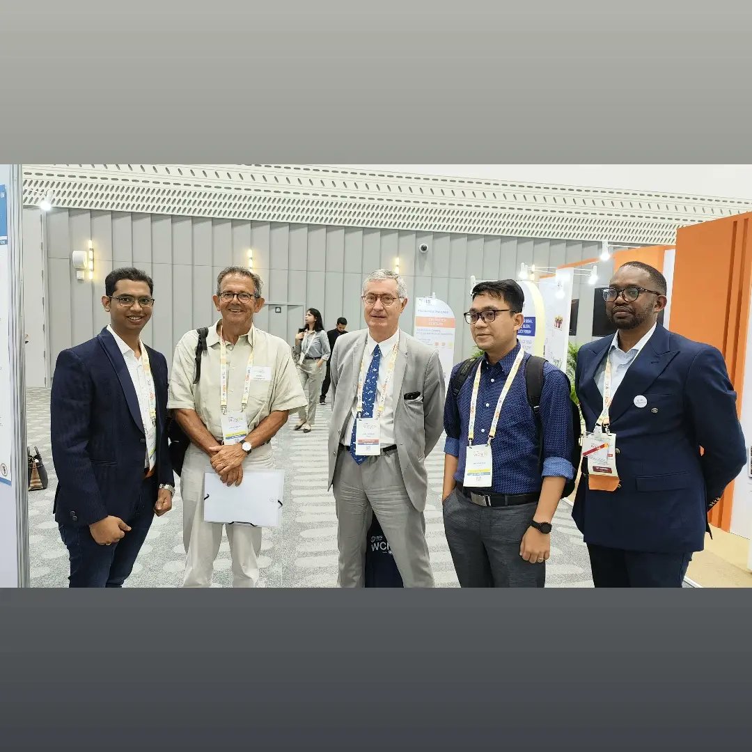 DhopeNikhil's tweet photo. Presented my abstract at World Congress Nephrology'23 at Bangkok. #ISNWCN 
Had a great time interacting with nephrology experts from different countries 😀 https://t.co/iT8NHASBJE
