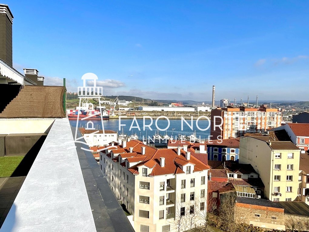FaroNorteInmo's tweet photo. 🟢 ¡REBAJA! 

Exclusivo ático con vistas panorámicas en el centro de Avilés 🤩

📐 72 m2 más terraza de 26 m2
🛌 2 habitaciones 
🛁 1 baño
🚘 Garaje 
💶 240.000€ (Ha bajado 14%)

#RealEstate
#Asturias https://t.co/9iBHzd90eZ