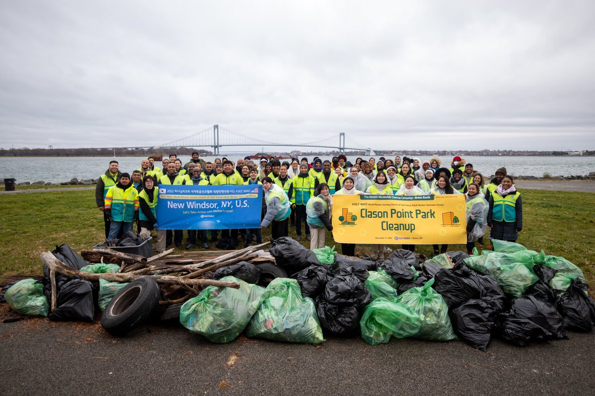 AsezWao's tweet photo. We had such a blast cleaning up Clason Point Park with our amazing #ASEZWAO volunteers from NY! 🌳🌷🌞 Huge shoutout to everyone who came out to support this important cause. Let's keep working together to make our communities cleaner and greener! 💪 #CleanupEvent #VolunteerWork https://t.co/GS2cMLa3cm