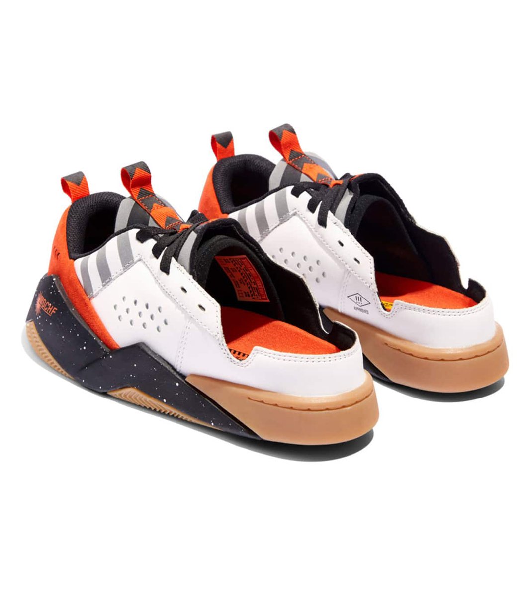 CerfiaFR's tweet photo. 🇺🇸👟 INSOLITE | Le collectif new-yorkais #MSCHF a dévoilé son nouveau projet #sneakers : une paire qui peut se porter dans les deux sens !

👉 Aimez-vous le concept ? 👀 https://t.co/S8Chg1CD81