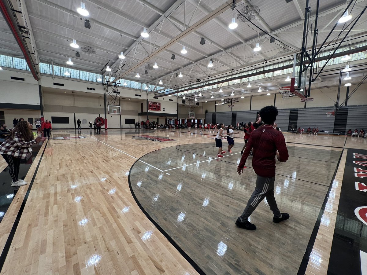 Proud of our <a href="/Morton_Hoops/">Morton Basketball</a> <a href="/mortonladygovs/">MortonLadyGovsbball</a> <a href="/MortonGovsFball/">Governors Football #WAWG</a> student athlete &amp; NHS student volunteers for their work this week! They have been great mentors to the kids! 🎩🏀#GovCulture #GOVWAY #GoGovs <a href="/MortonHighGovs/">Morton High School</a> <a href="/SCHK12/">School City of Hammond</a> <a href="/ScorpionsSms/">Scott Middle School - Home of the Scorpions</a> <a href="/jerame614/">Jerame Hicks</a>